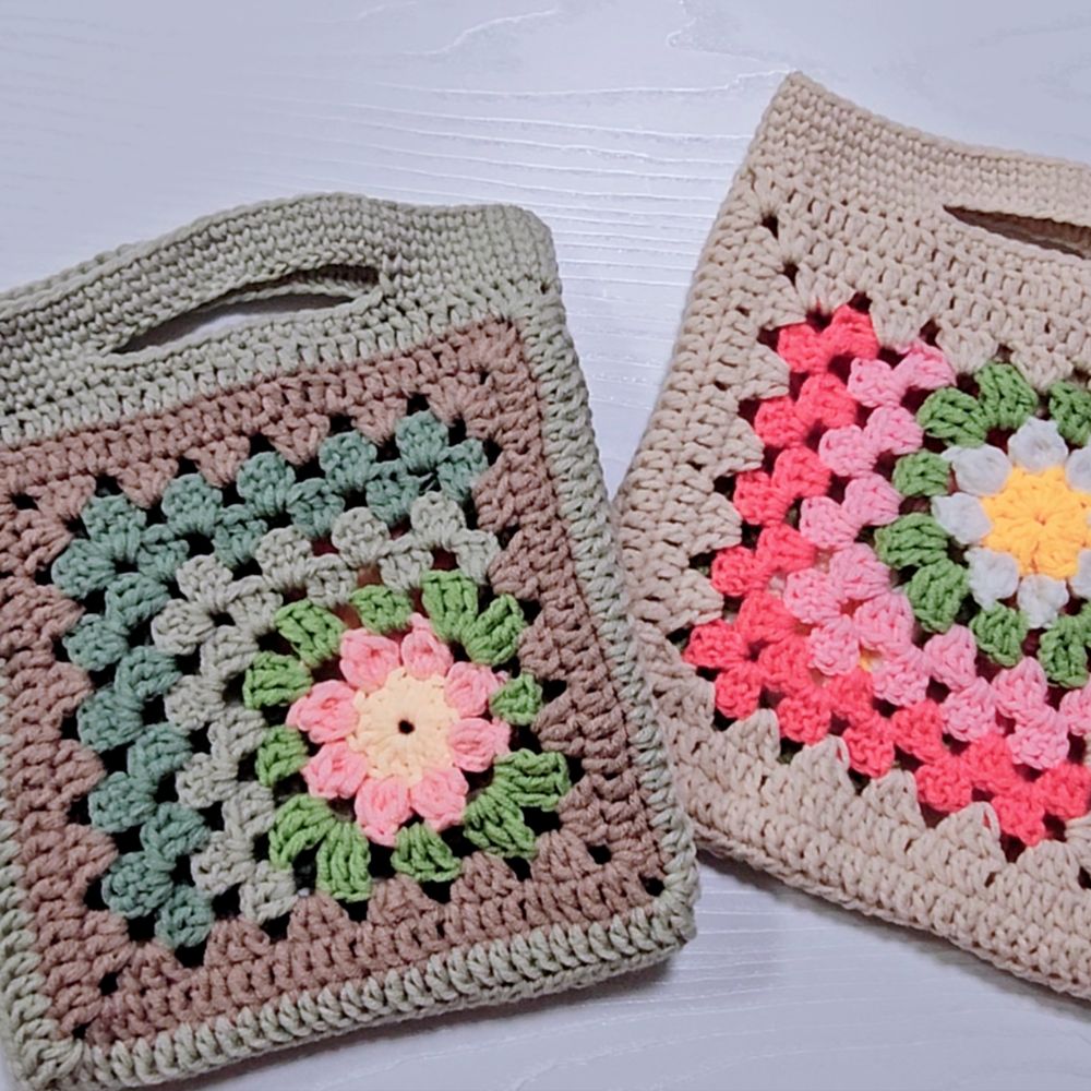 PDF - Corner Flower Granny Square Bag Crochet Pattern