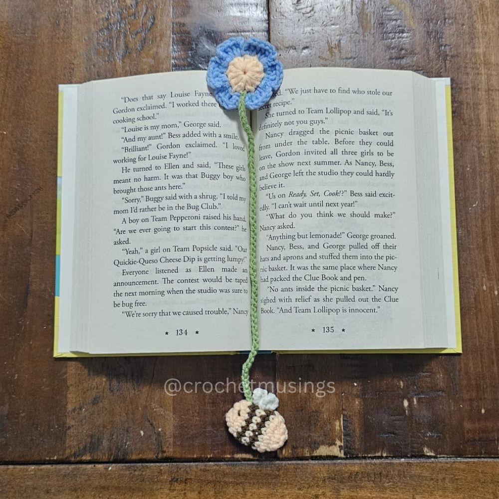 PDF - Flower & Bee Bookmark Crochet Pattern