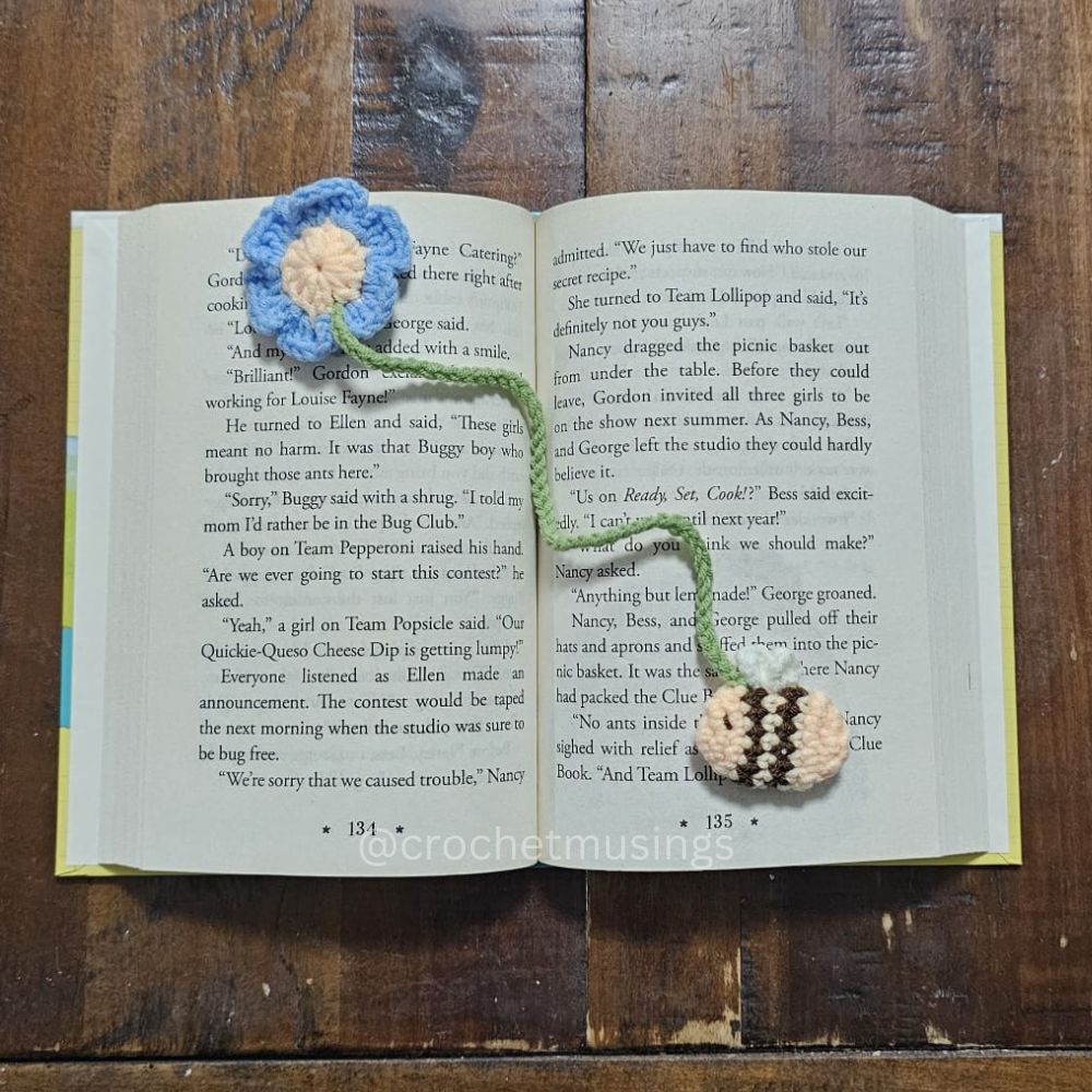 PDF - Flower & Bee Bookmark Crochet Pattern