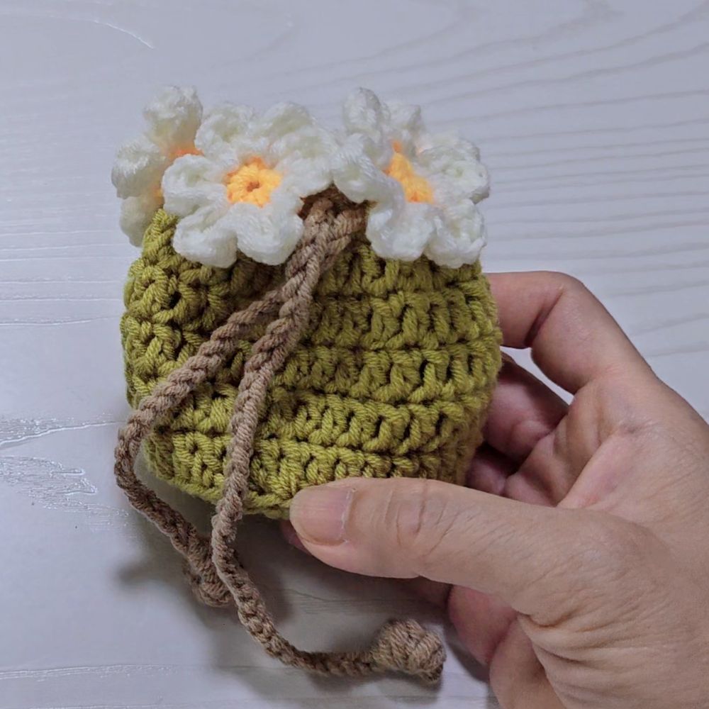 PDF - Flower Bouquet Drawstring Pouch Crochet Pattern.