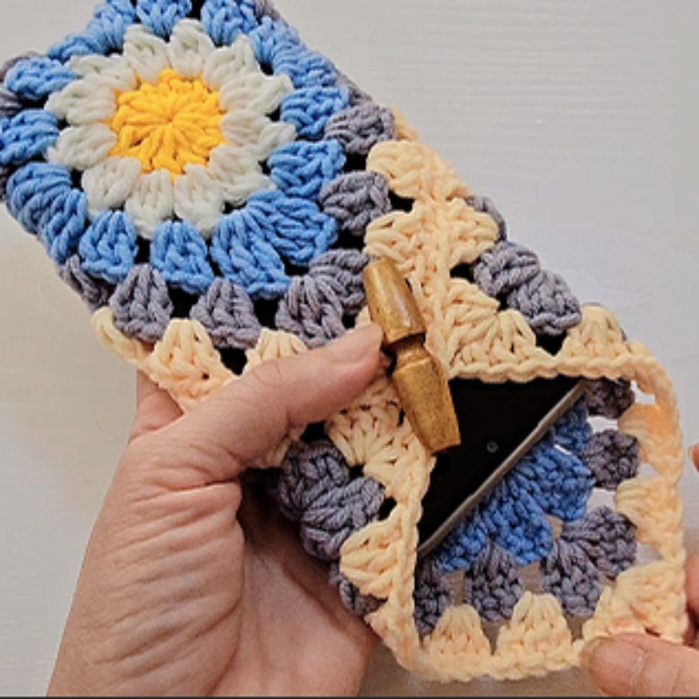 PDF - Granny Square Phone Pouch Crochet Pattern